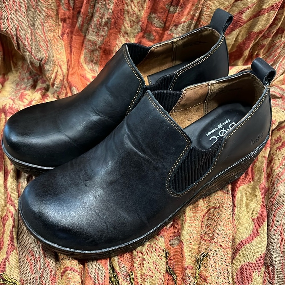 ⭐️Black Leather Booties⭐️